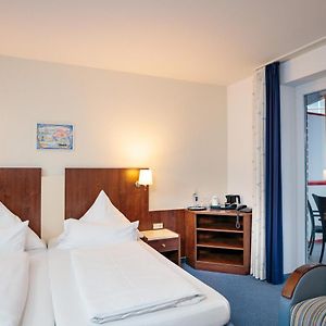 Zimmer mit Kingsize-Bett